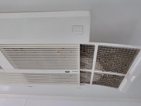 浴室換気扇フィルター掃除前