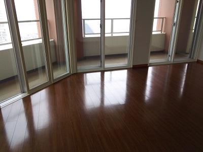タワマンでワックス掛け