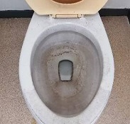 汚れを放置したトイレ